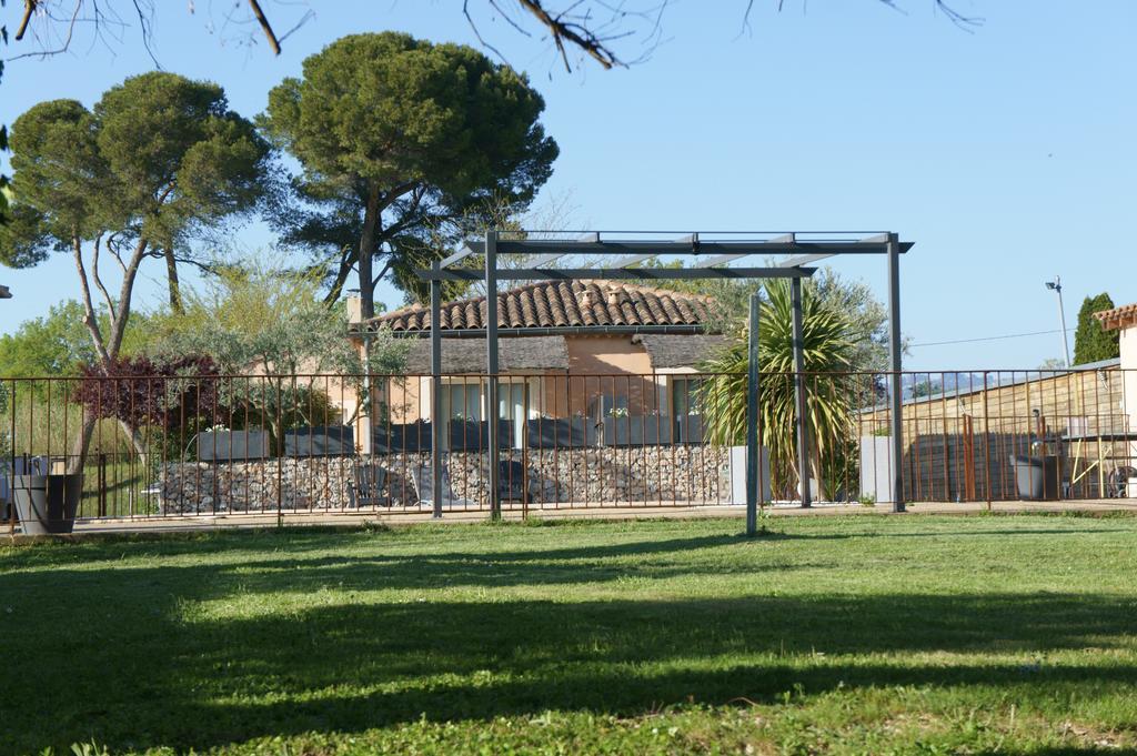 Residence Les Peupliers Loriol-du-Comtat Exterior foto